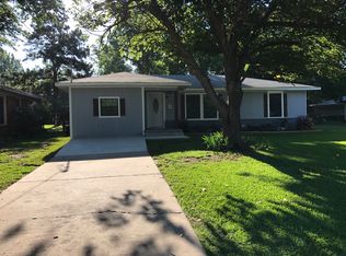 1104 N Howeth St, Gainesville, TX 76240