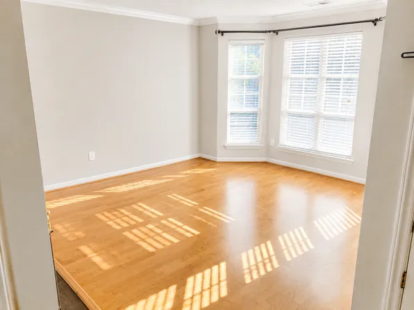 501 Olmsted Park Pl, Charlotte, NC