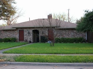 1002 Cherrywood Ln, Carrollton, TX 75006