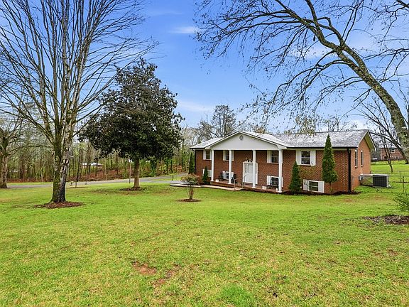 2nd image of 379 Pleasant View Cir