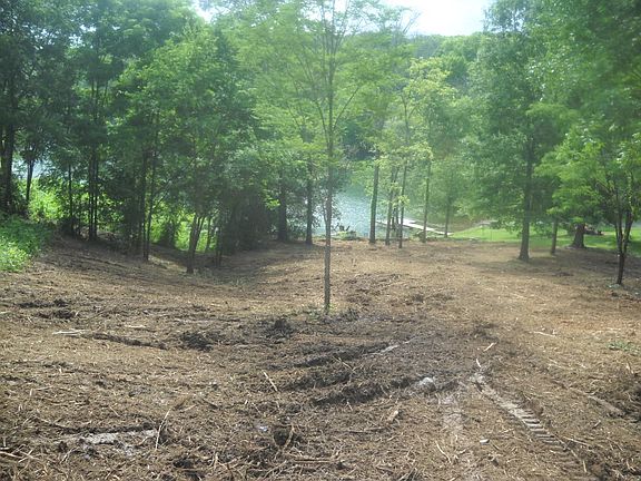 5th image of Lakeside Dr