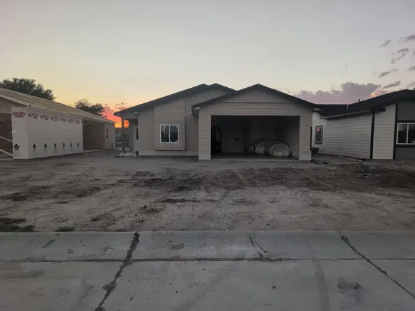 129 15th Ave, Dodge City, KS 67801