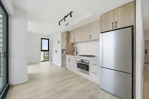109 Erskine Ave #1502 Photo 1