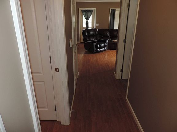 2nd image of 307 Guitar Ave