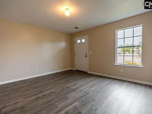 2nd image of 527 Summit Terrace Ct