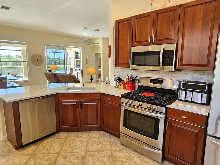 133 Treviso Ct — Photo 22