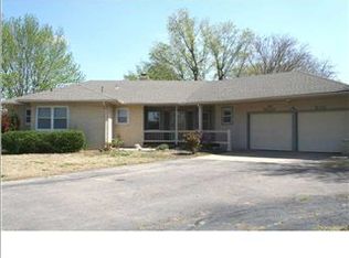 1602 S Cranbrook Ave, Wichita, KS 67207