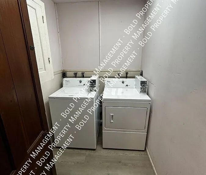220 S Railroad St #2 — Photo 6