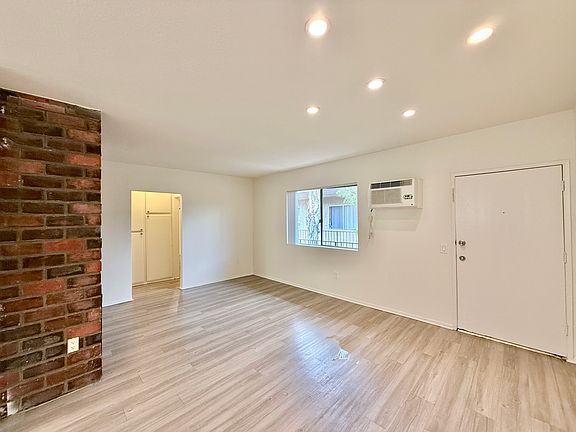 4th image of 8720 Burnet Ave #15
