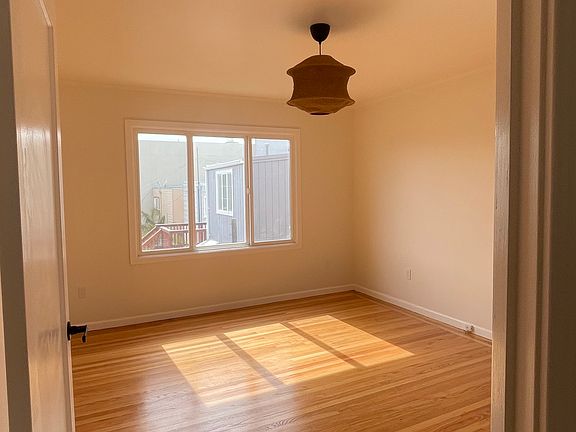 4th image of 1311 41st Ave