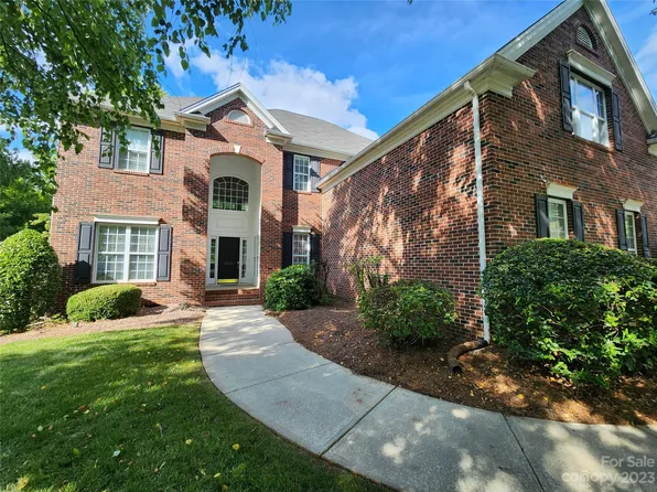 8526 Wren Creek Dr, Charlotte, NC 28269