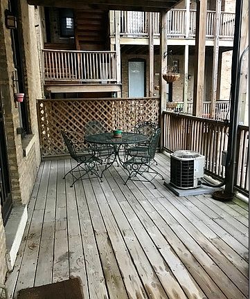 3rd image of 1039 N La Salle Dr APT 13