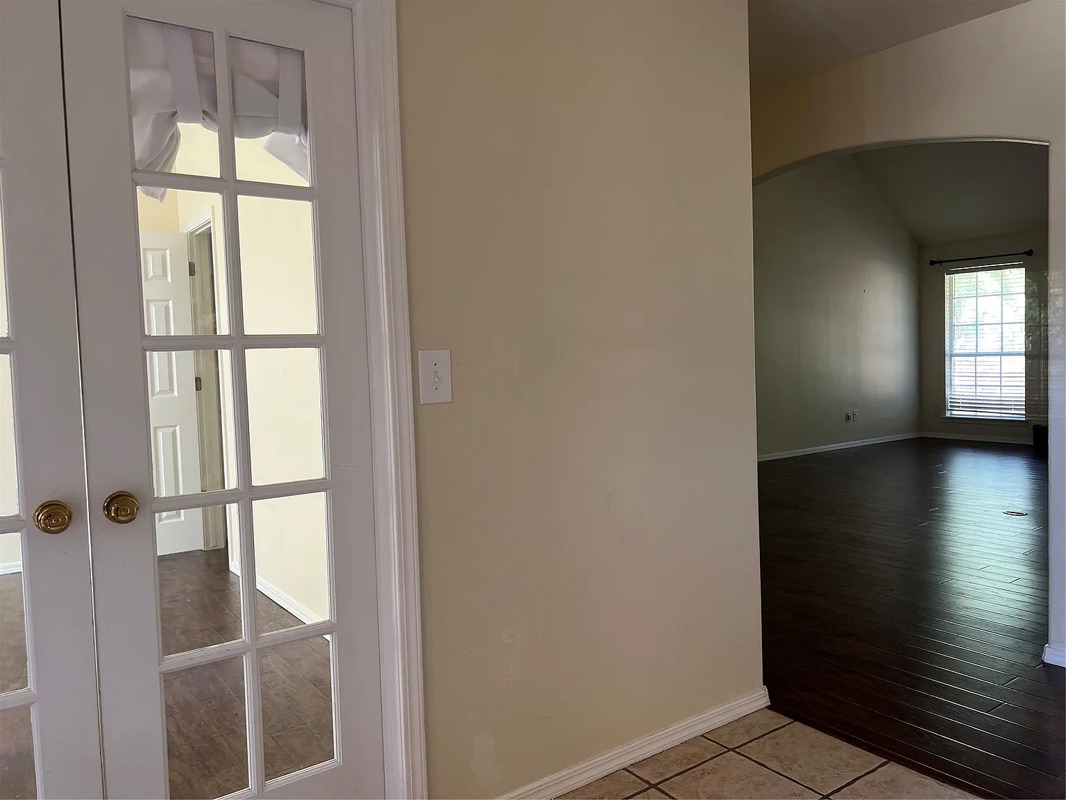 4 bed, 2.0 bath, 2092 sqft, $2,100 — Photo 3