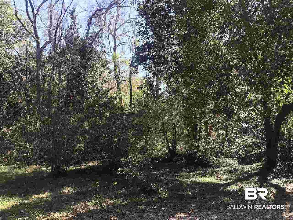 2nd image of S Winding Brook Dr