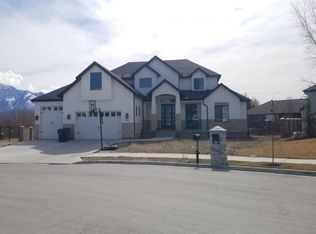 1943 W Nicholas Farm Ln, South Jordan, UT 84095