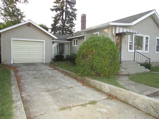1st image of 909 N Merrifield Ave