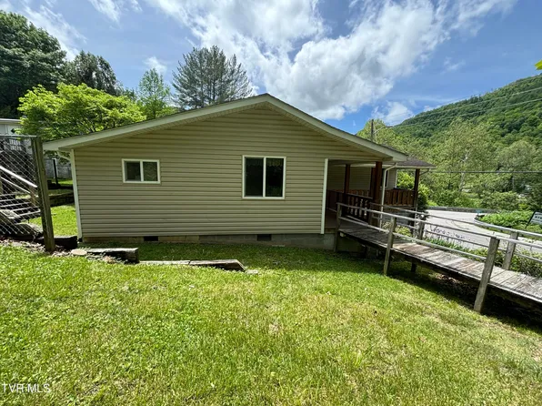 1110 Cumberland Ave W, Big Stone Gap, VA 24219