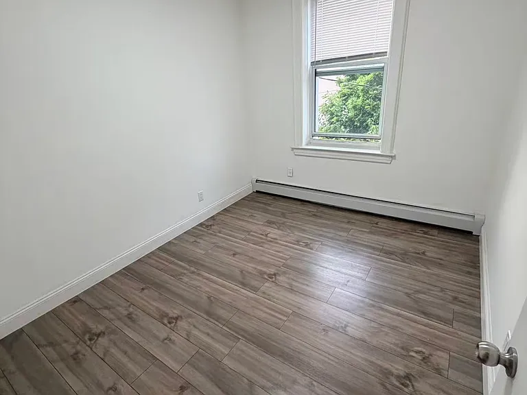 2571 W 16th St #2 — Photo 5