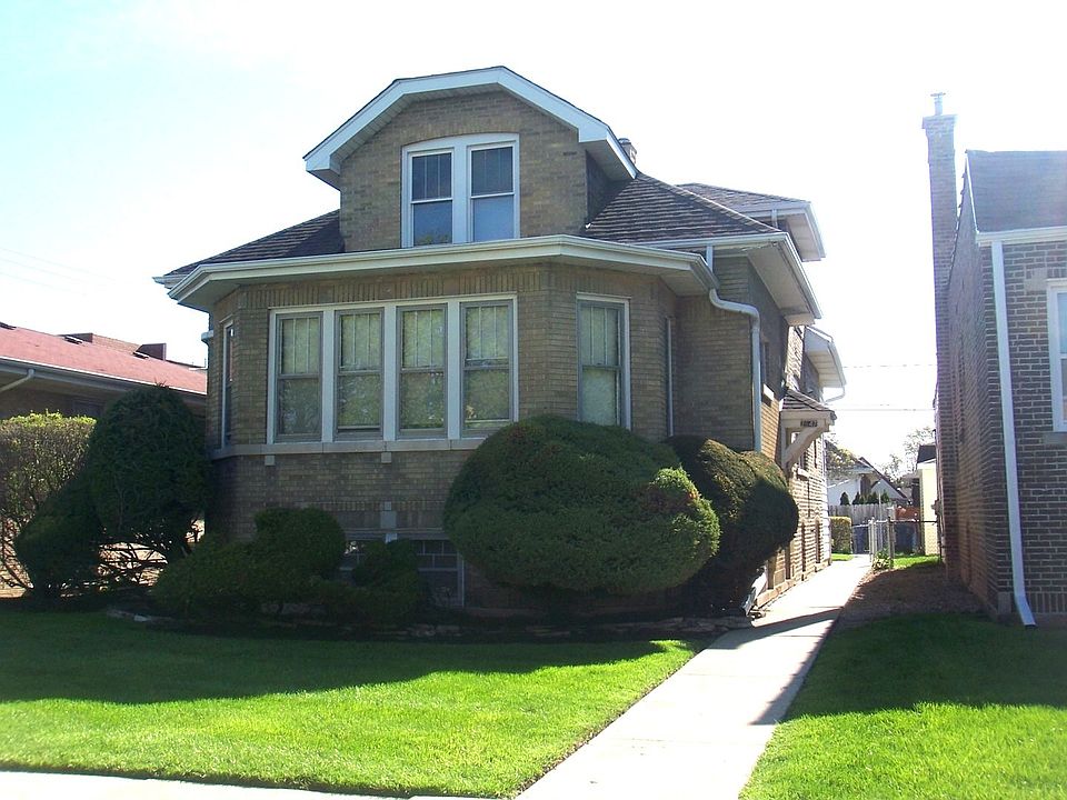 1st image of 2647 Oak St