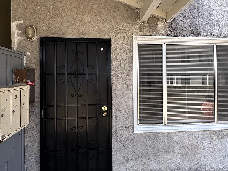 6515 S Victoria Ave #3 — Photo 15