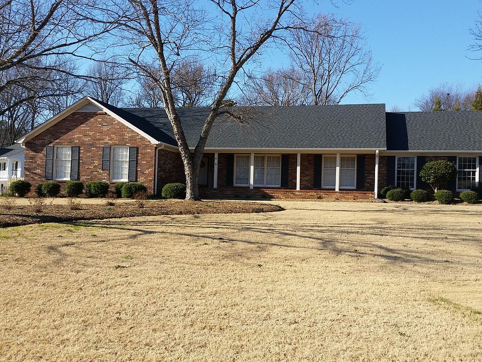 1st image of 12 Chippendale Dr