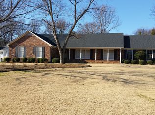 12 Chippendale Dr, Greenville, SC 29615