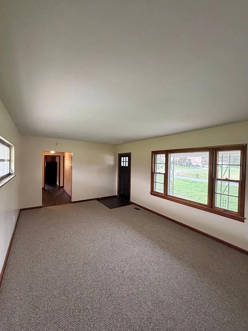 Newly Remodeled rancher in Halls — Photo 4