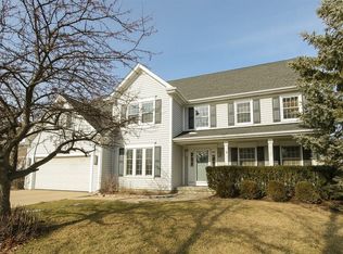 502 Carolian Dr, Lake Zurich, IL