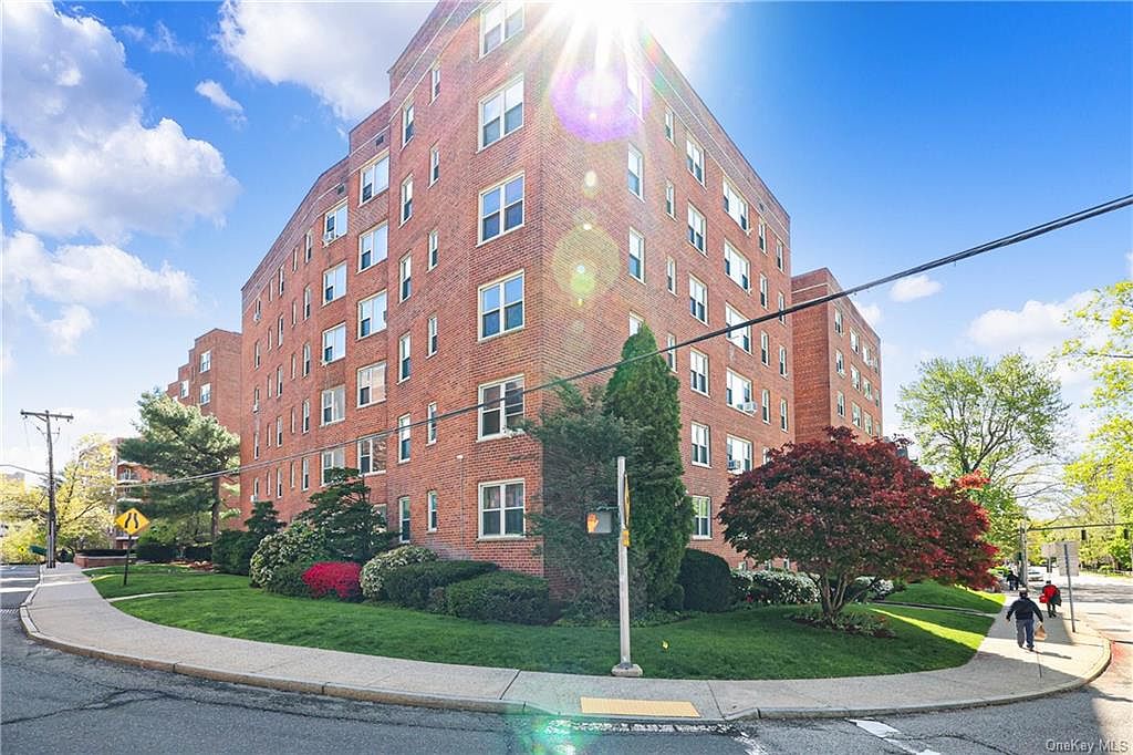 30 N Broadway UNIT 4G White Plains NY 10601 Zillow   46d2f2df7b15be3d3b4ee574247f9b65 Cc Ft 1536 