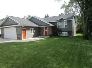 1717 College Ave, Stevens Point, WI 54481