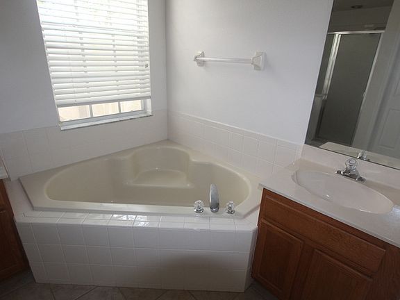 3rd image of 13442 Lake Turnberry Cir