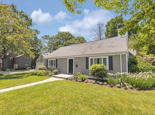 882 W Roxbury Pkwy, Brookline, MA 02467