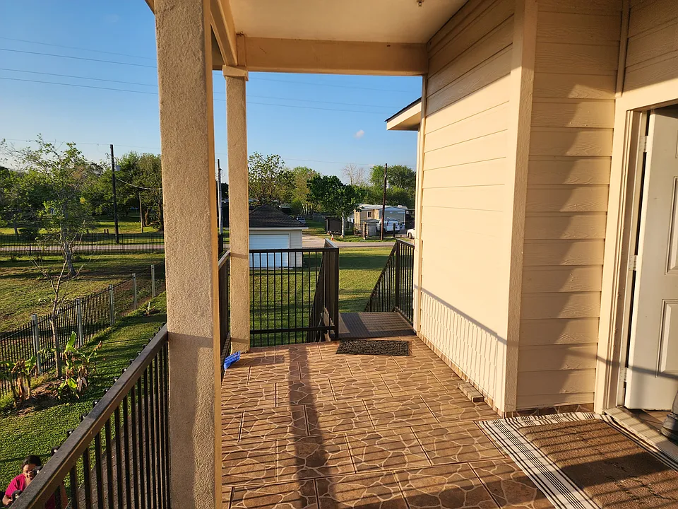 811 Lawson Rd #4