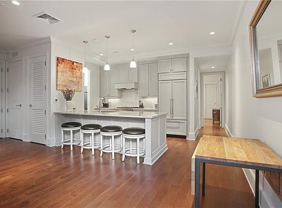 4th image of 700 Magazine St #407