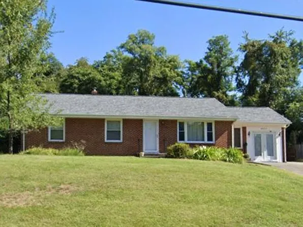 4511 Peach Tree Dr NW, Roanoke, VA 24017