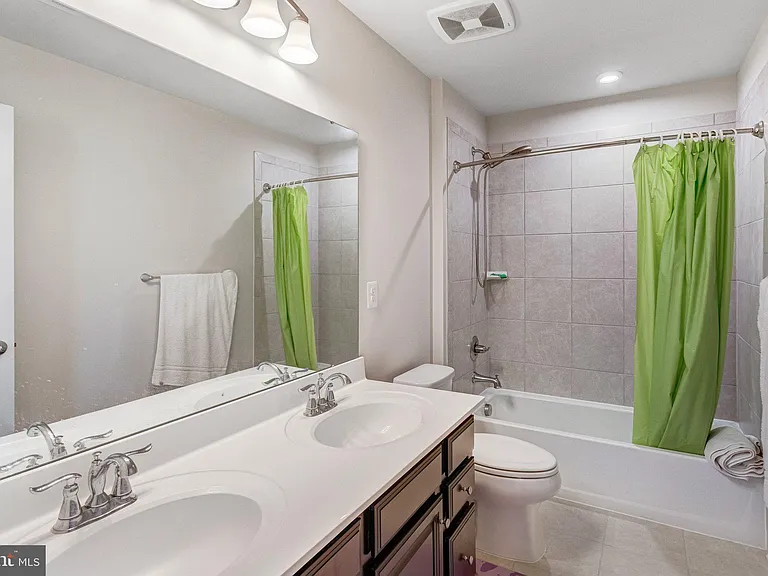 11241 Wheeler Ridge Dr — Photo 37