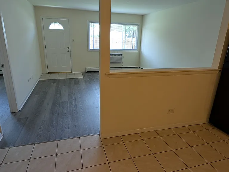 8512 W 87th St #10 — Photo 6