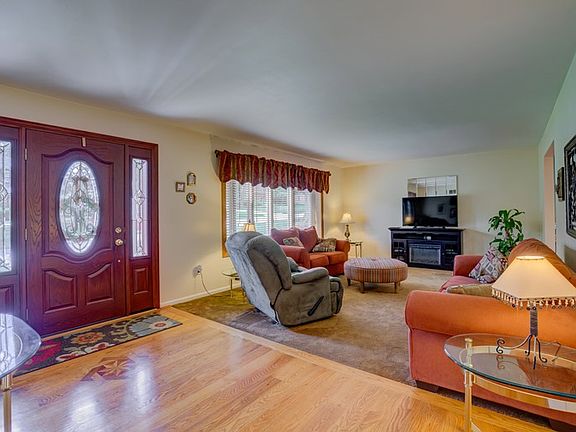 4th image of 2444 Cecilia Dr