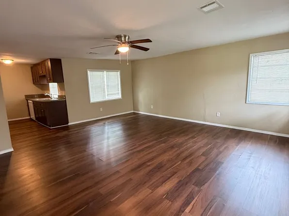 640 E Bolivar St, Vidor, TX 77662