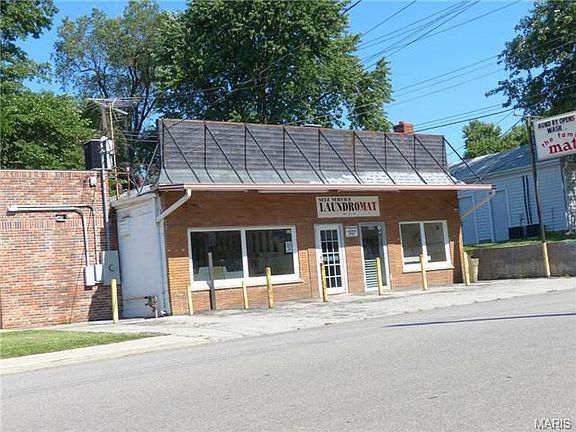 5th image of 611 Forest Ave