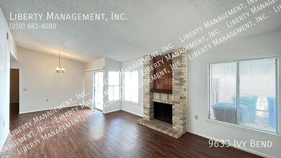 Cozy 3 Bedroom, 2 Bath Home — Photo 3