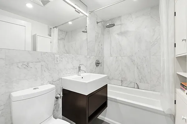 Rented by SERHANT. | media 10