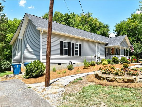 3rd image of 681 Sanford Ave