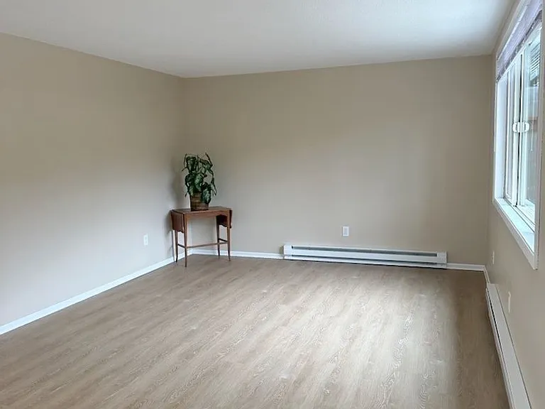 Roxclif Apartments — Photo 10