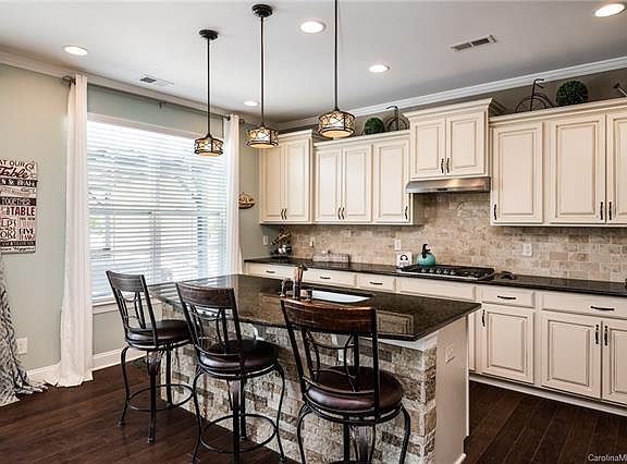 4th image of 119 Creekside Crossing Ln
