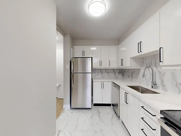 345 Merton St — Photo 20