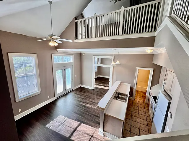 340 Campbell Ave #1 — Photo 6