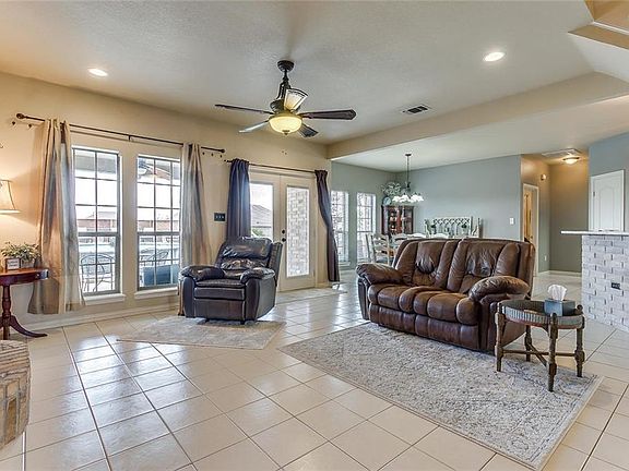 4th image of 212 Dove Hill Ln