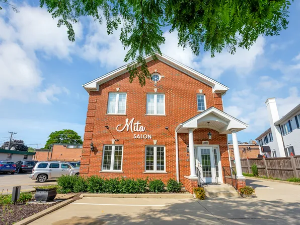 328 W Frontage Rd, Northfield, IL 60093