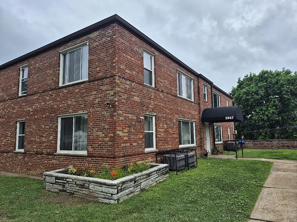2 bed, 850 sqft, $1,175 — Photo 2
